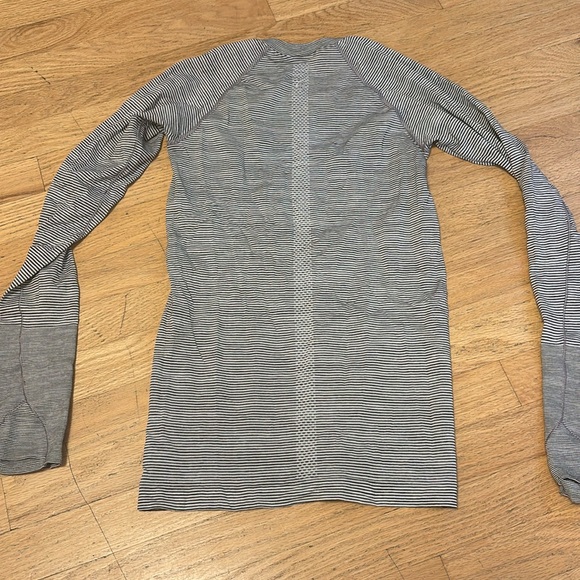 Lululemon long sleeve - Picture 2 of 2